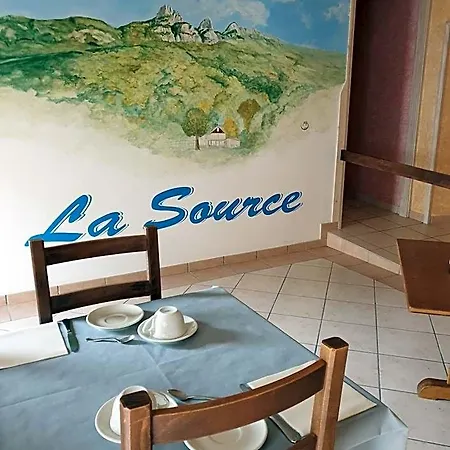 La Source Jacquet Depuis 1954 Et فندق Saint-Jean-de-Chevelu