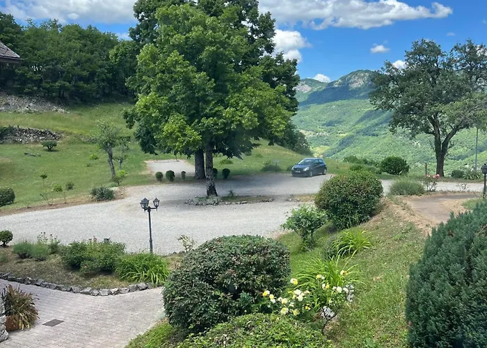 La Source Jacquet Depuis 1954 Et Hotel Saint-Jean-de-Chevelu